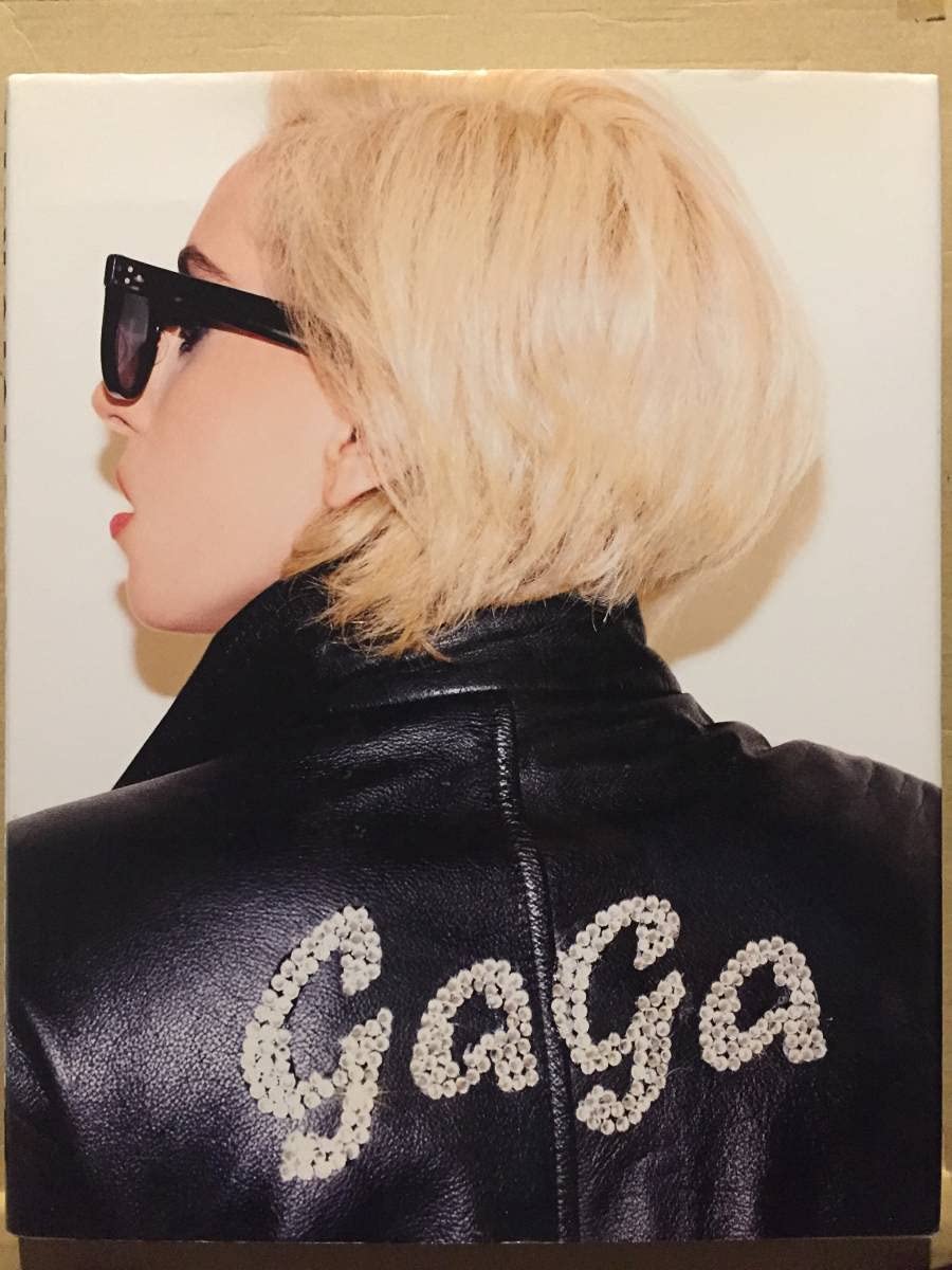 Amazon.co.jp: 古本 帯なし 写真集 LADY GAGA×TERRY RICHARDSON 撮影
